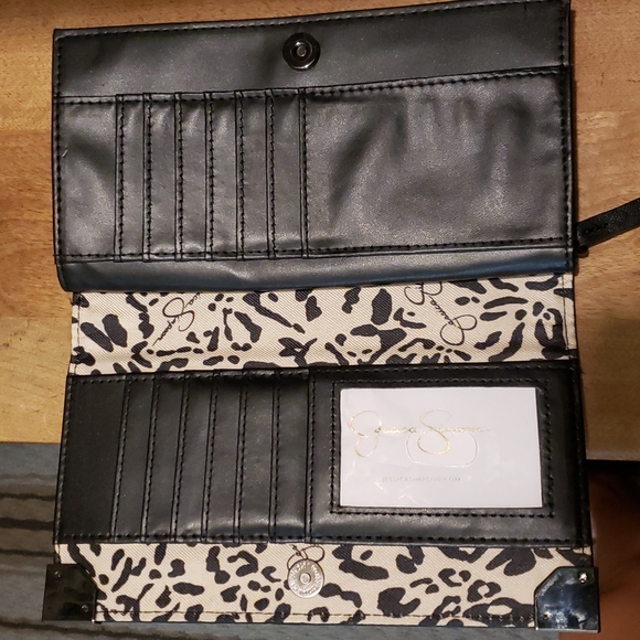 New JESSICA SIMPSON wallet - Picture 2 of 3